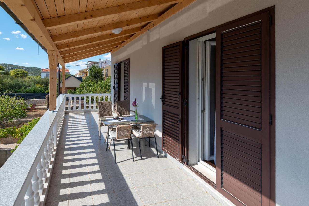 Apartman Tribunj Tribalj Buitenkant foto