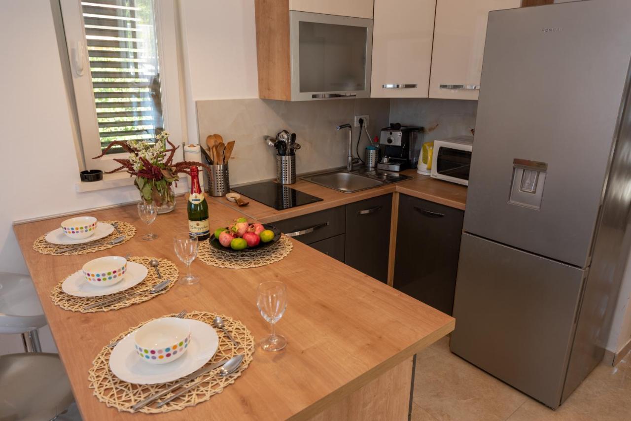 Apartman Tribunj Tribalj Buitenkant foto