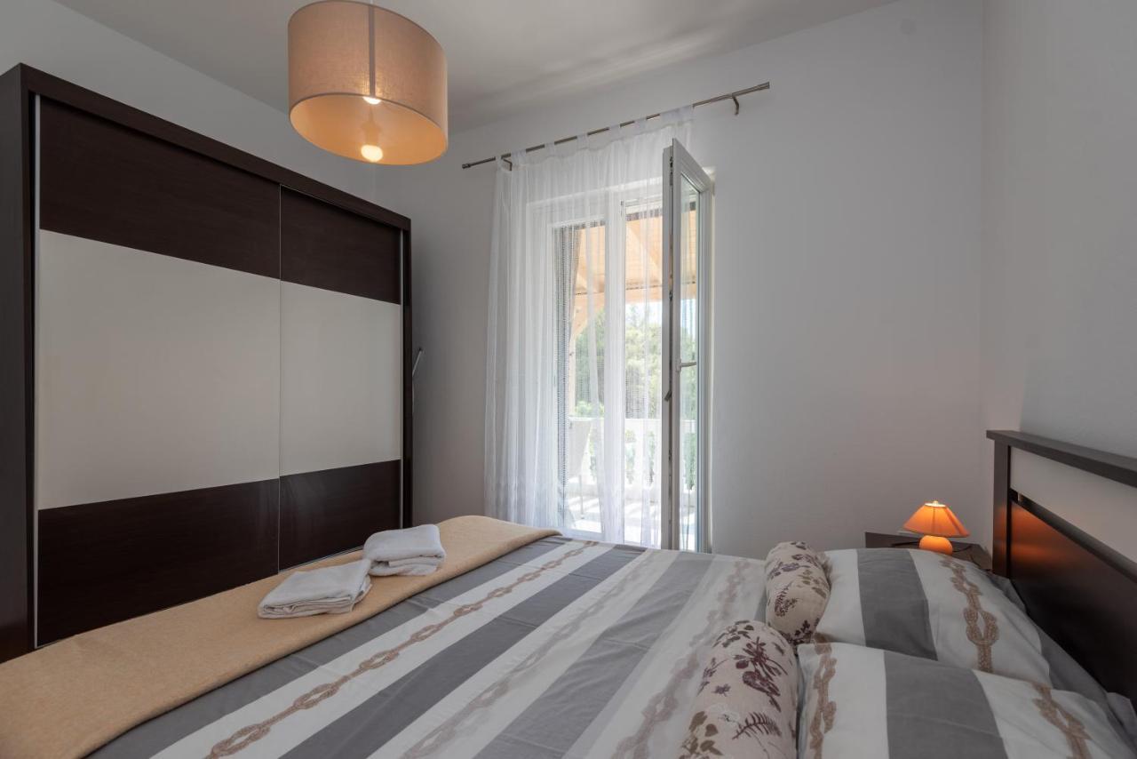 Apartman Tribunj Tribalj Buitenkant foto