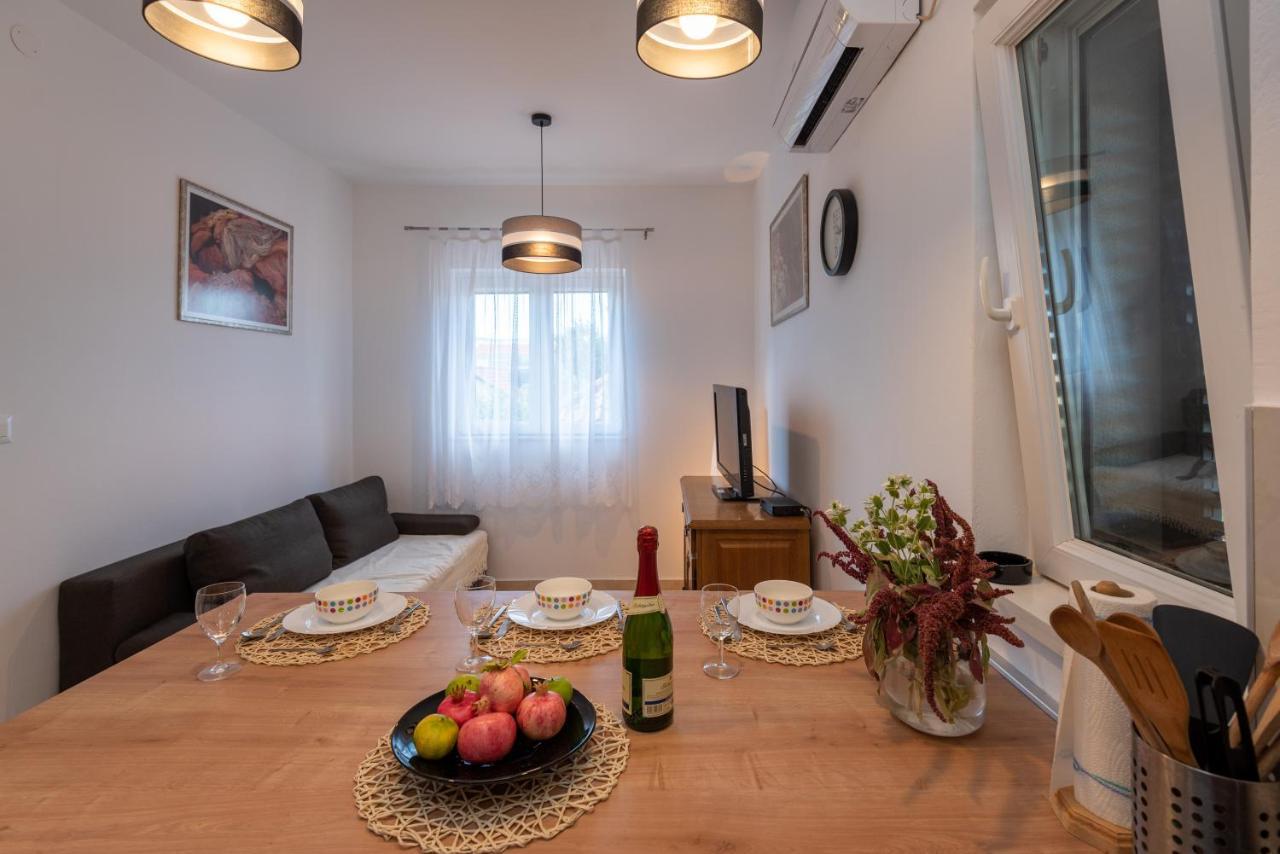 Apartman Tribunj Tribalj Buitenkant foto